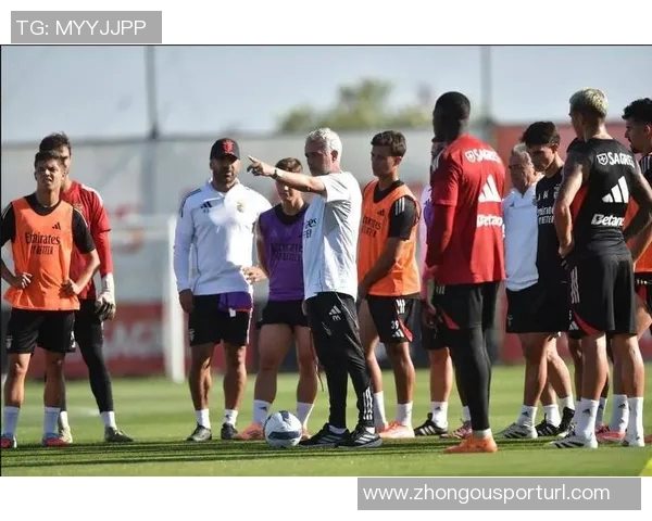 慢镜头聚焦本菲卡对尤文边卫科斯蒂奇的关注与穆里尼奥的高度评价 慢镜头聚焦本菲卡对尤文边卫科斯蒂奇的关注与穆里尼奥的高度评价